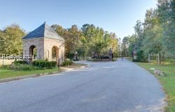 1513 Hunters Loop S