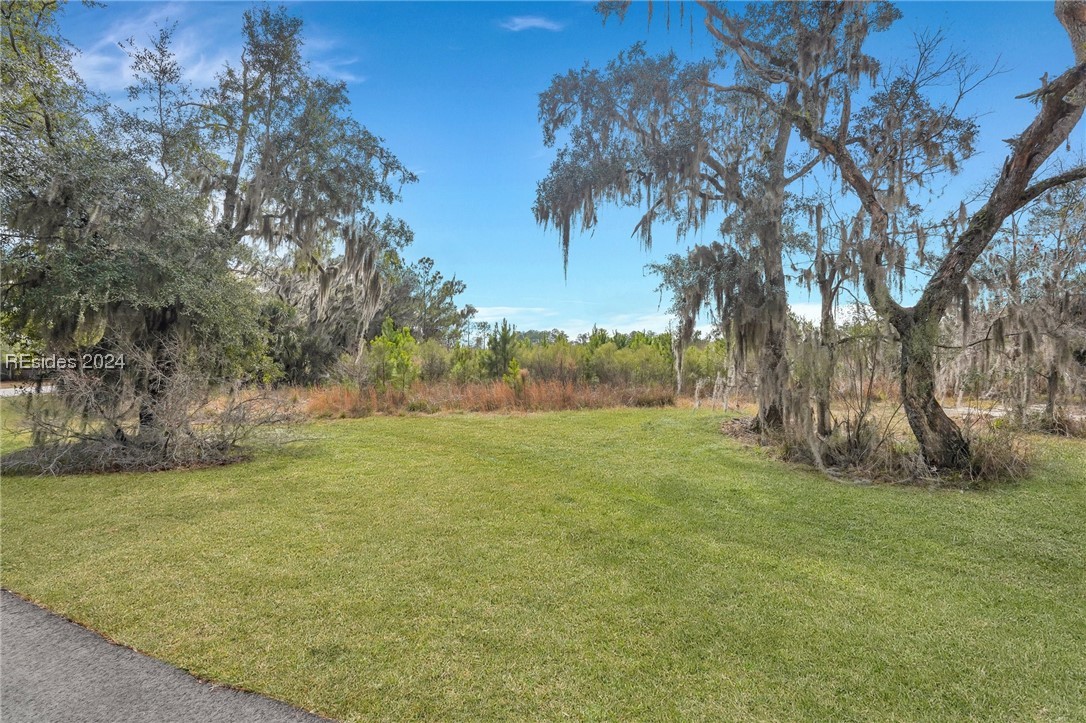 1513 Hunters Loop S