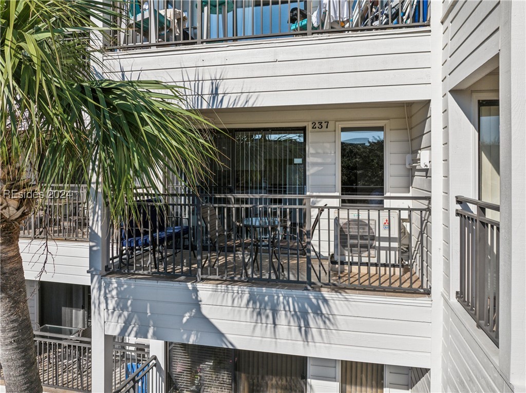 23 S Forest Beach Unit: 237