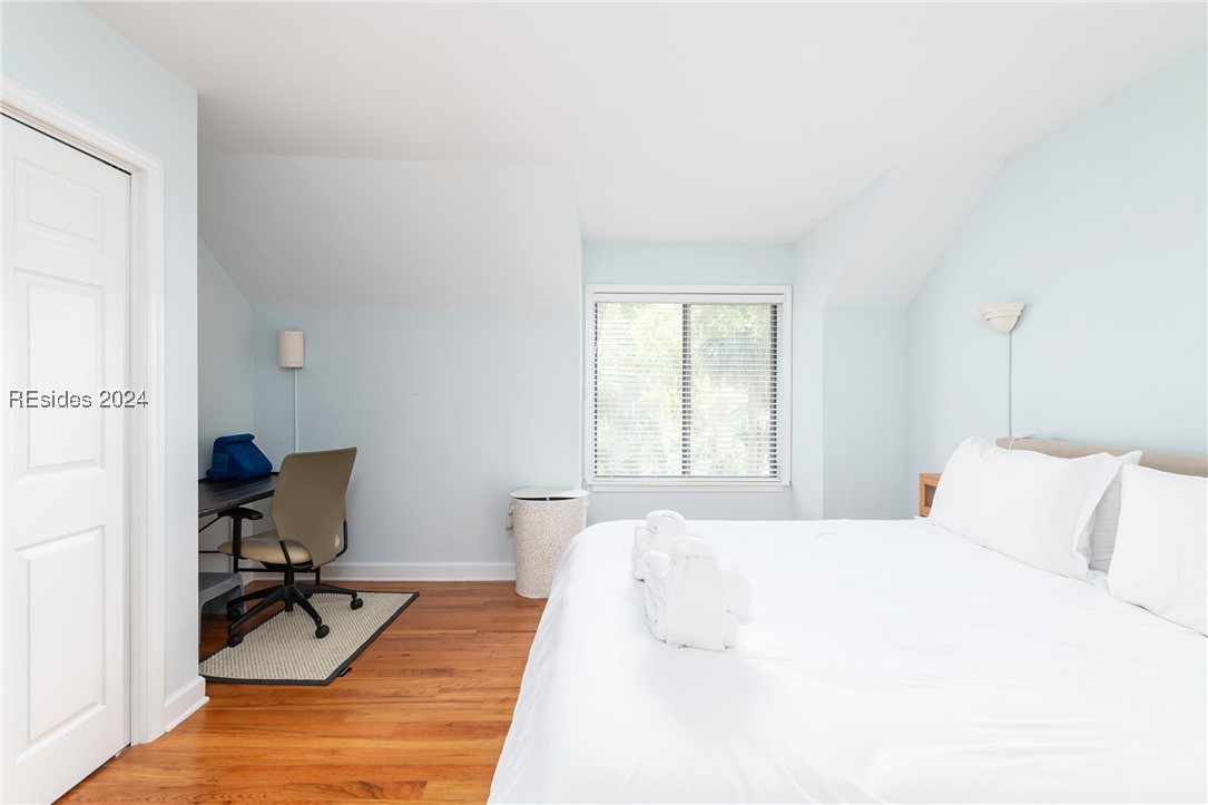 15 Deallyon Avenue Unit: 2