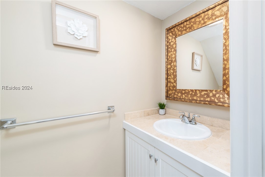 15 Deallyon Avenue Unit: 2