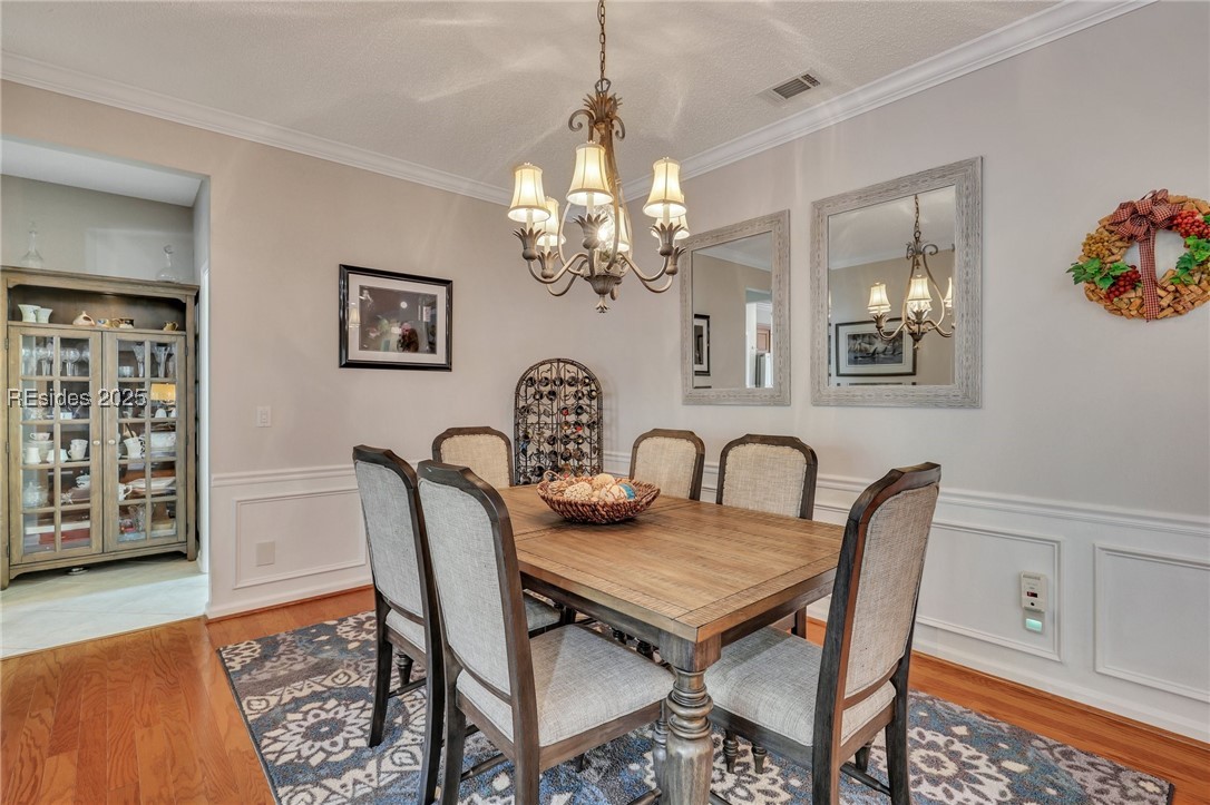 15 Amaryllis Lane