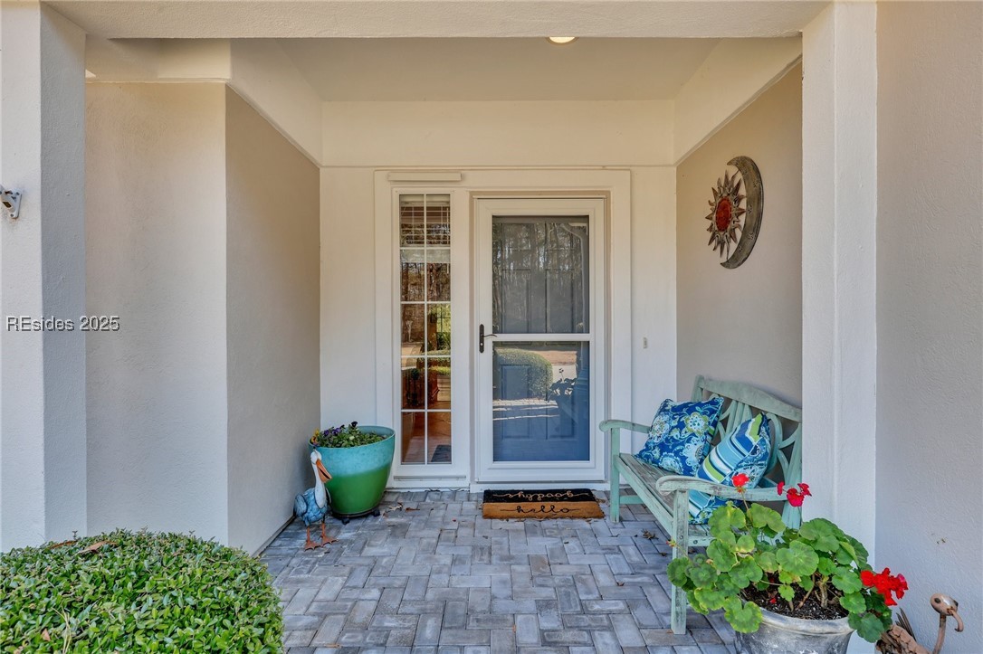 15 Amaryllis Lane