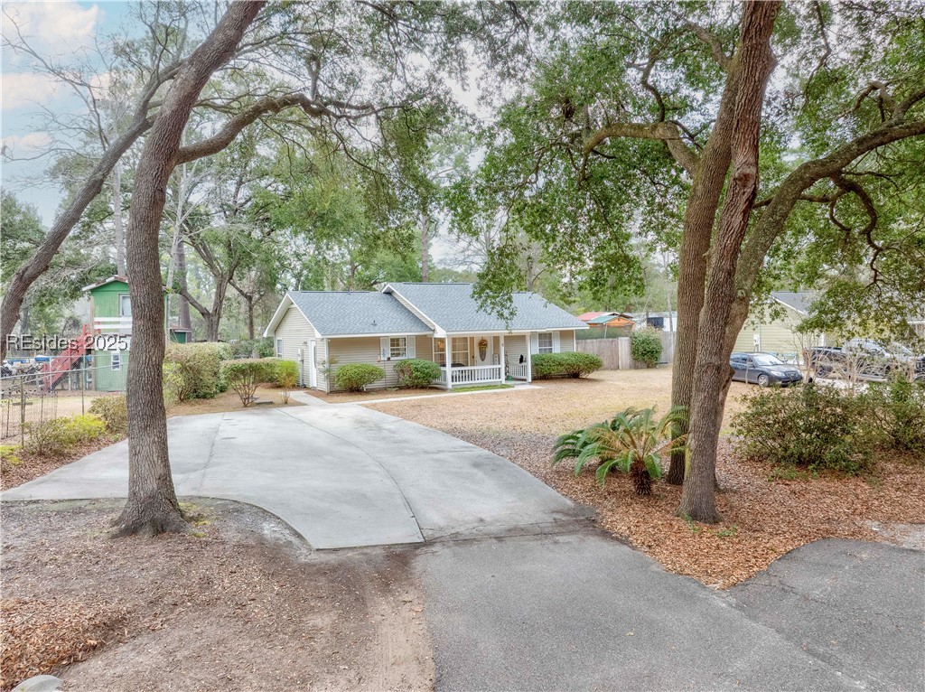 5 John Davis Court