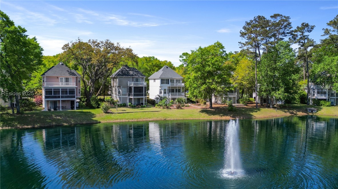 10 Victoria Square Crossing