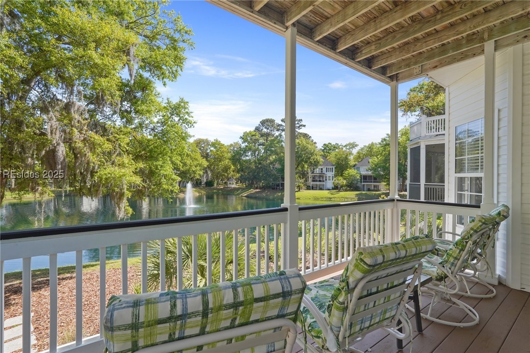 10 Victoria Square Crossing