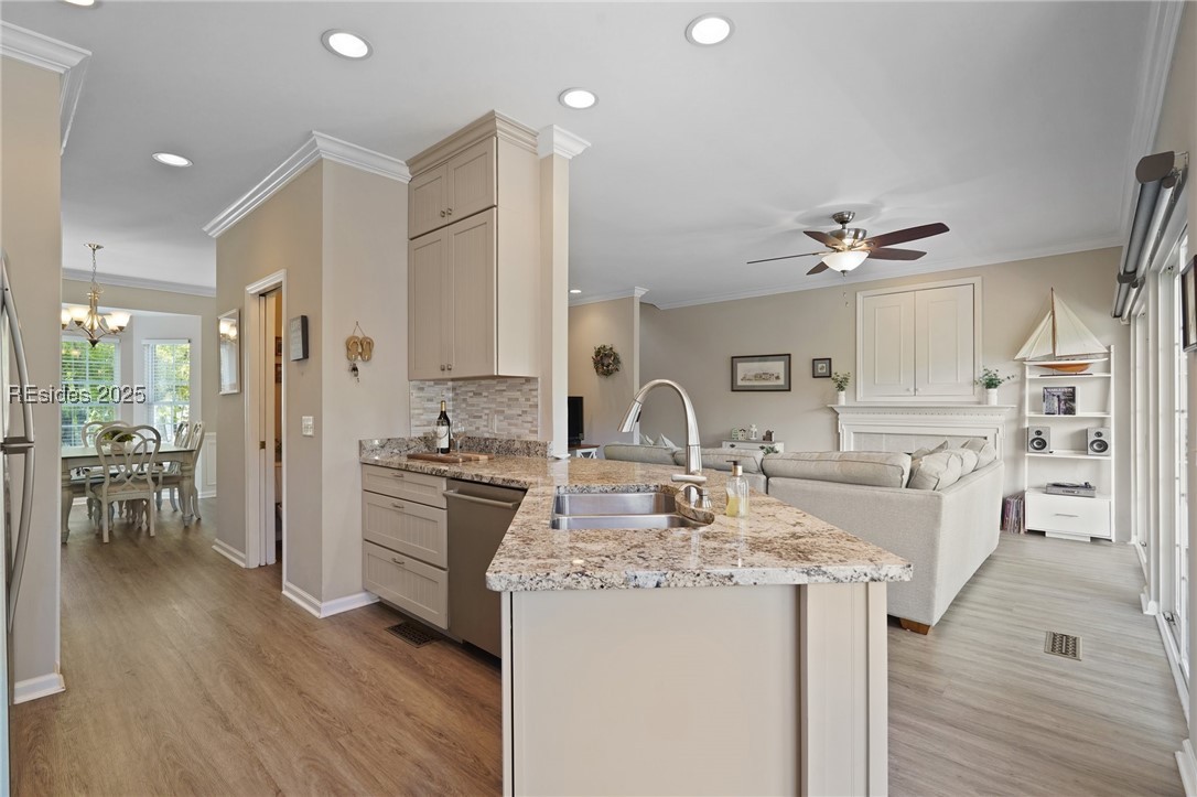 10 Victoria Square Crossing