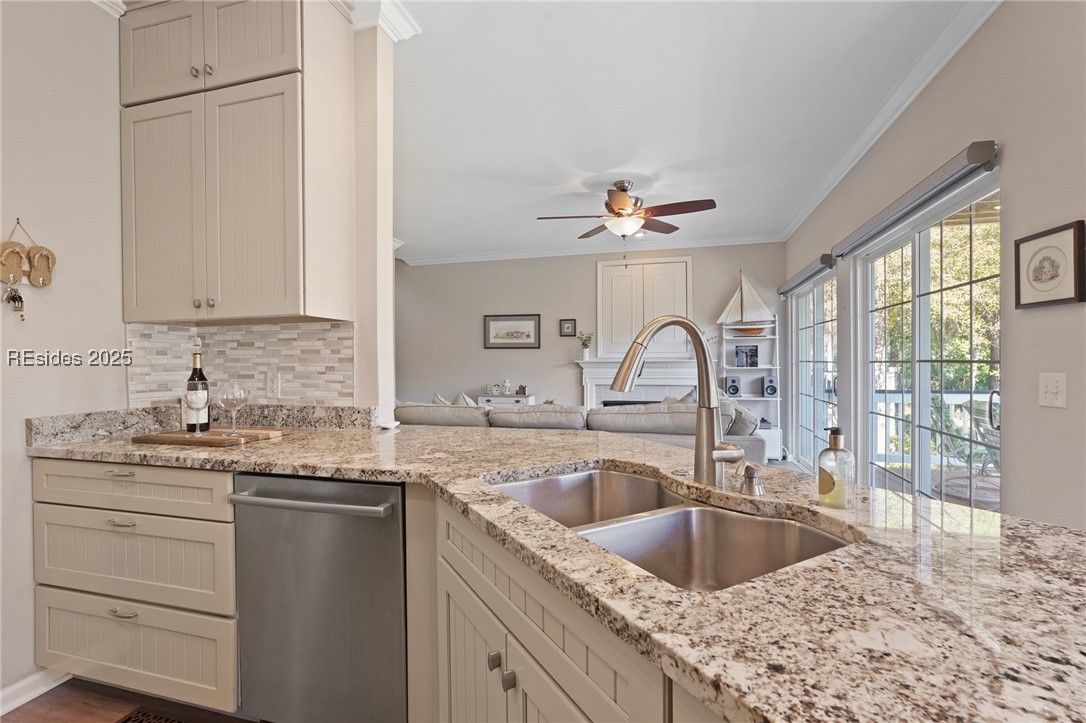 10 Victoria Square Crossing