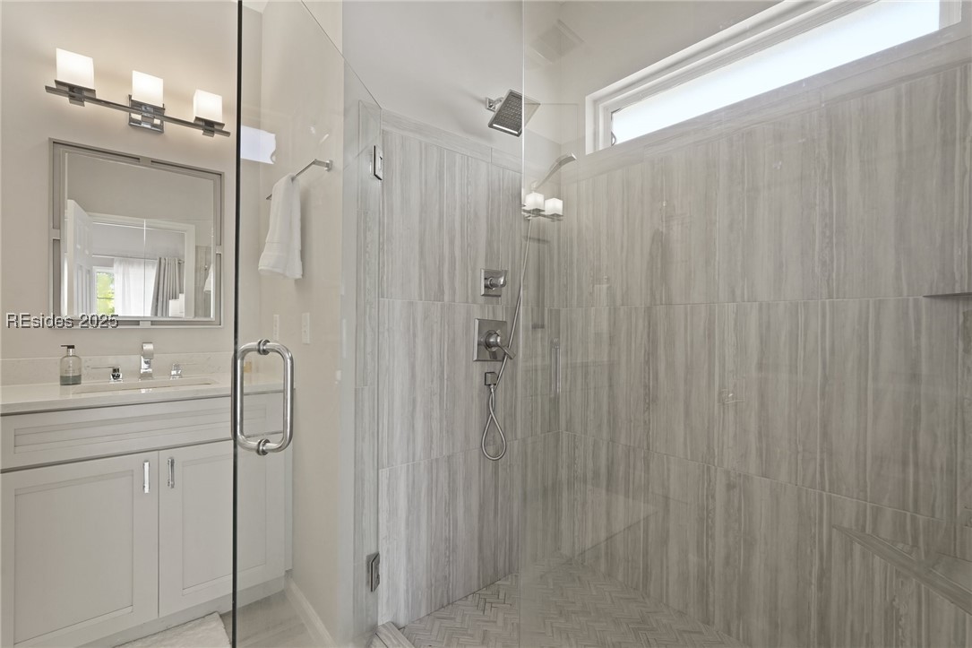 10 Victoria Square Crossing