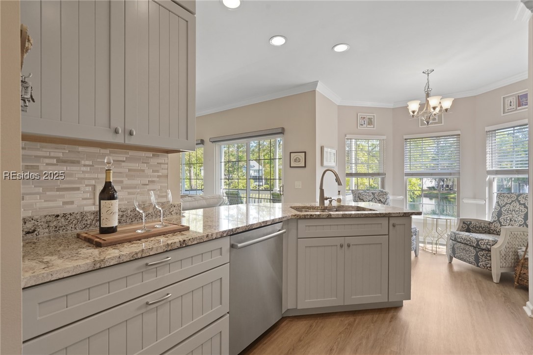 10 Victoria Square Crossing