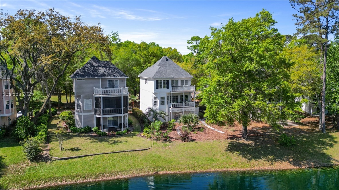 10 Victoria Square Crossing