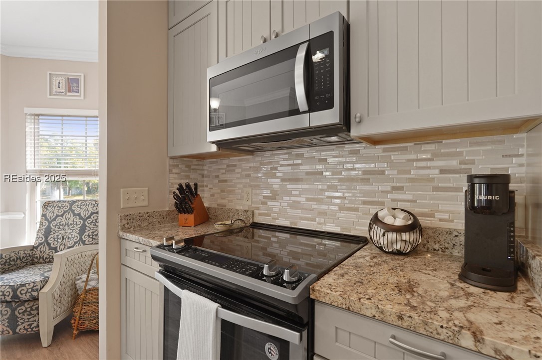 10 Victoria Square Crossing