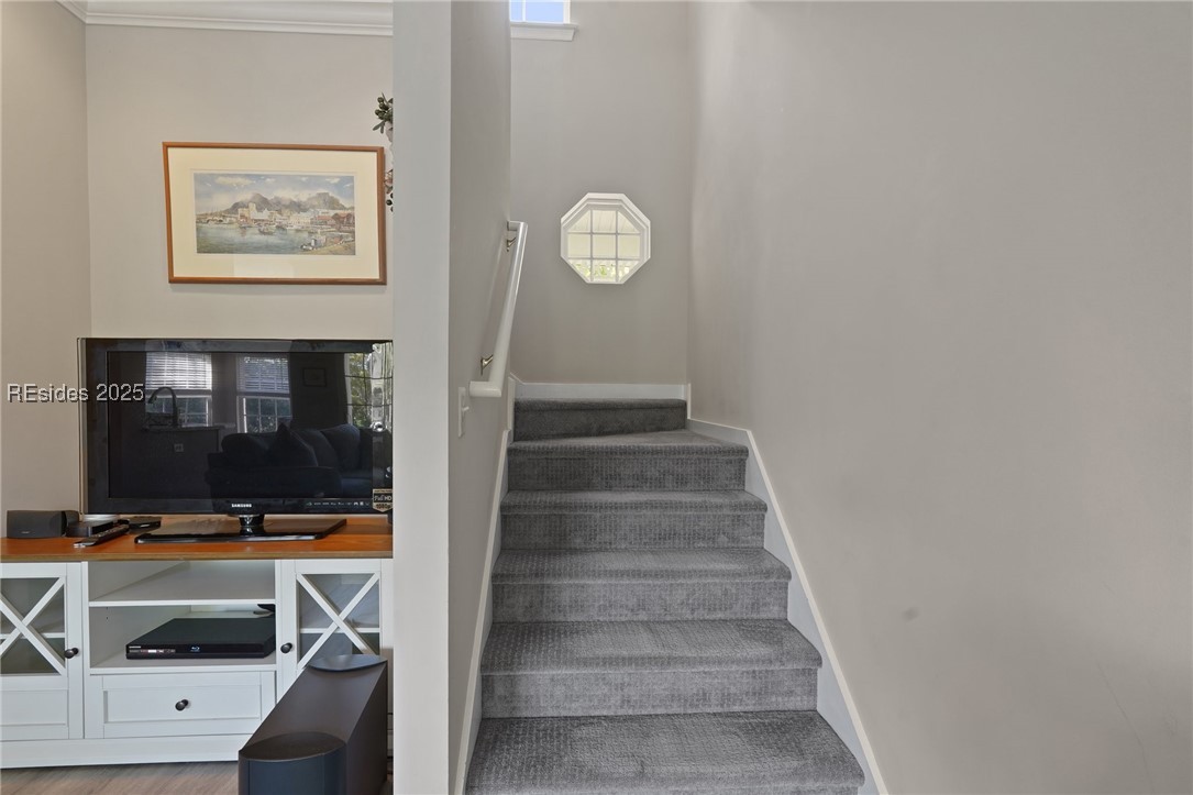 10 Victoria Square Crossing