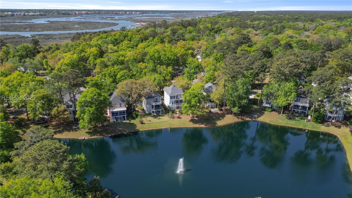 10 Victoria Square Crossing