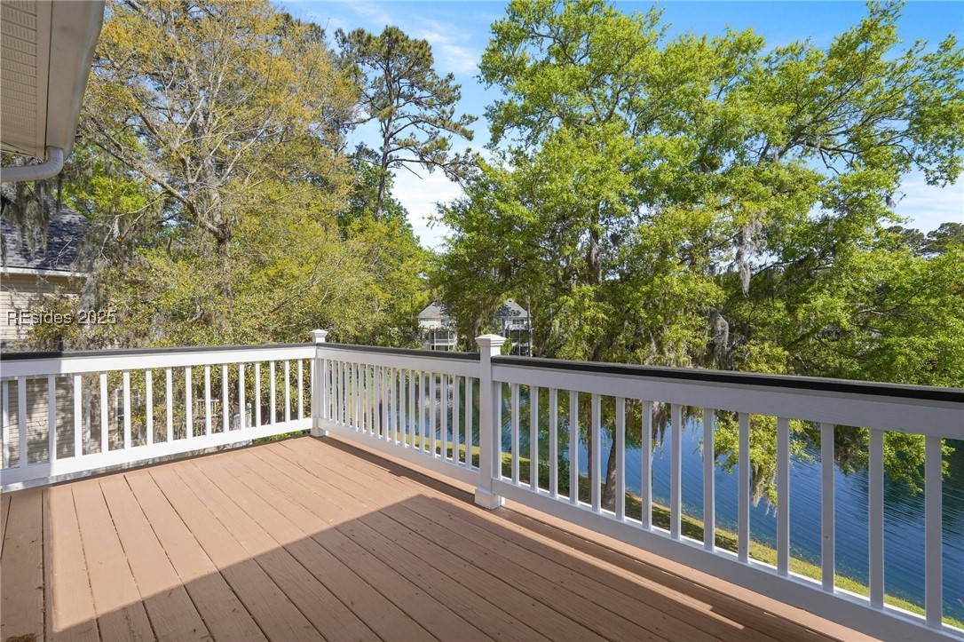 10 Victoria Square Crossing