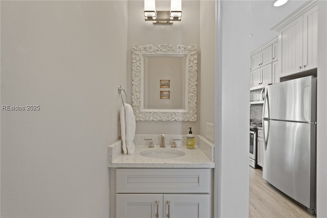 10 Victoria Square Crossing