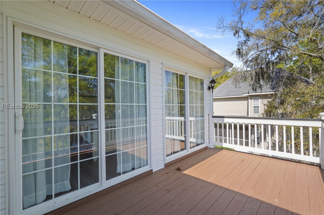 10 Victoria Square Crossing