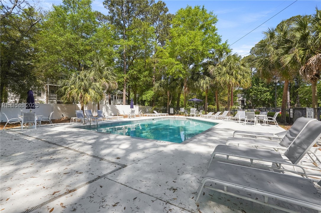 10 Victoria Square Crossing