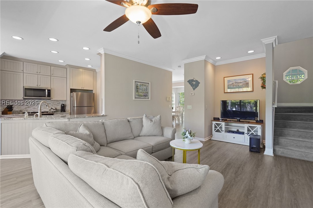 10 Victoria Square Crossing