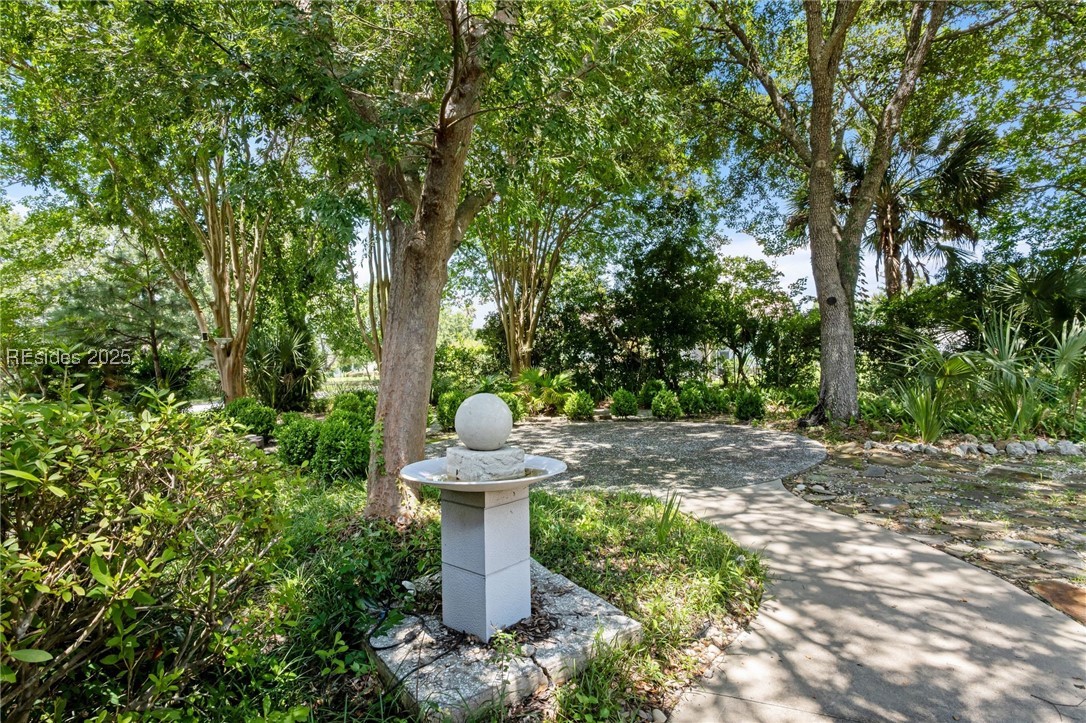 140 Robert E Lee Ln