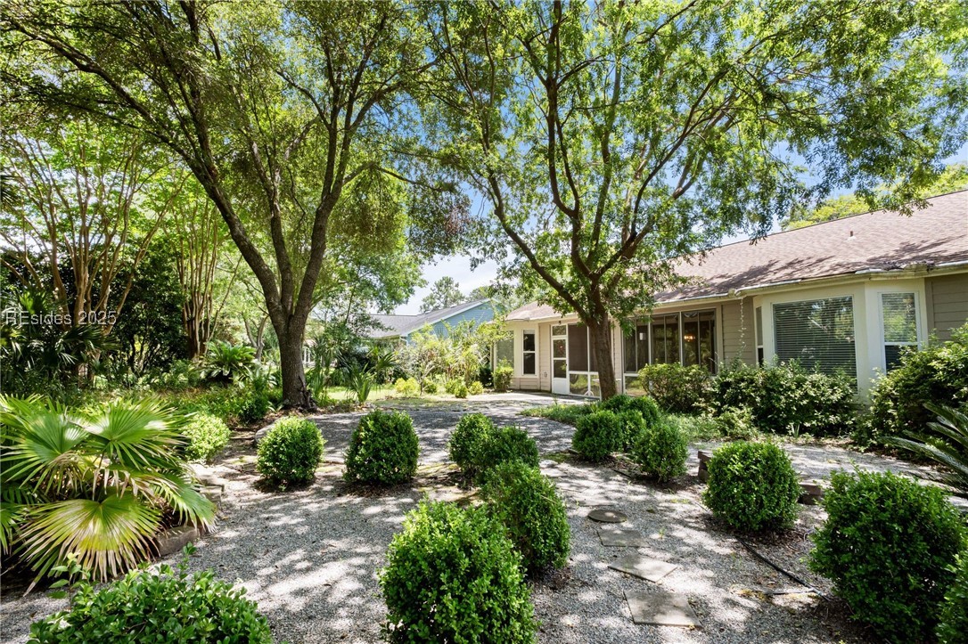 140 Robert E Lee Ln