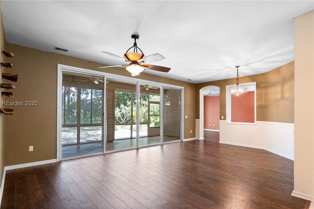 140 Robert E Lee Ln