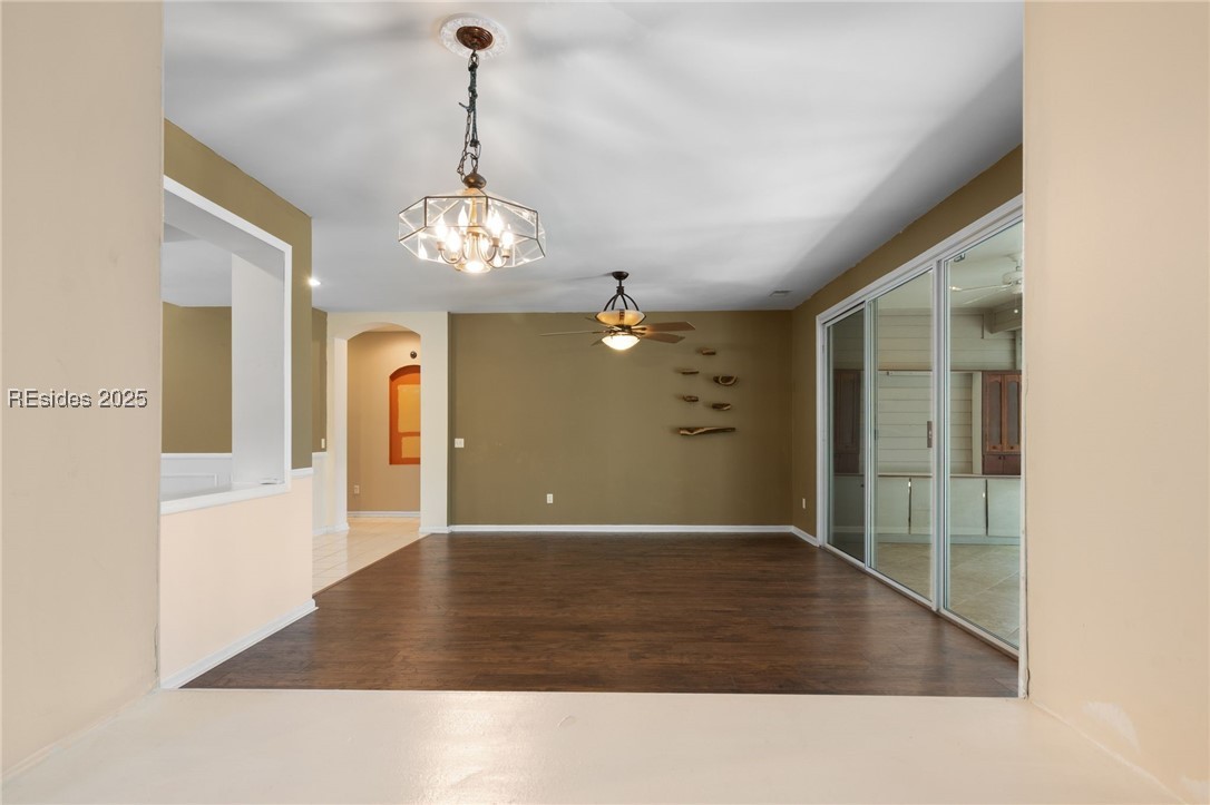 140 Robert E Lee Ln
