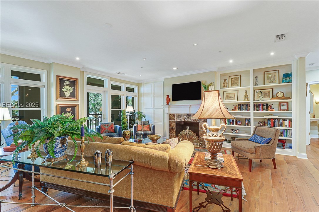 300 Grandview Court Unit: 322