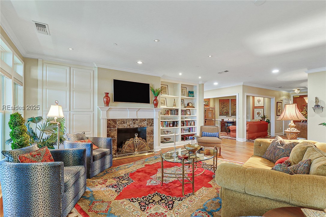 300 Grandview Court Unit: 322