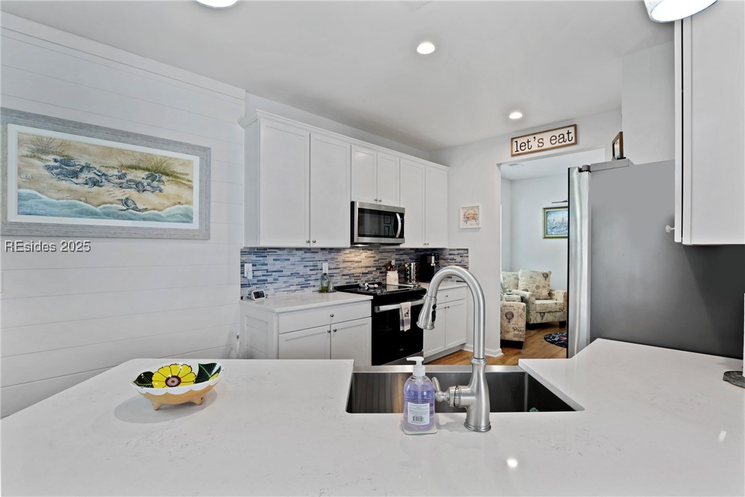 288 Garden Gate Circle W