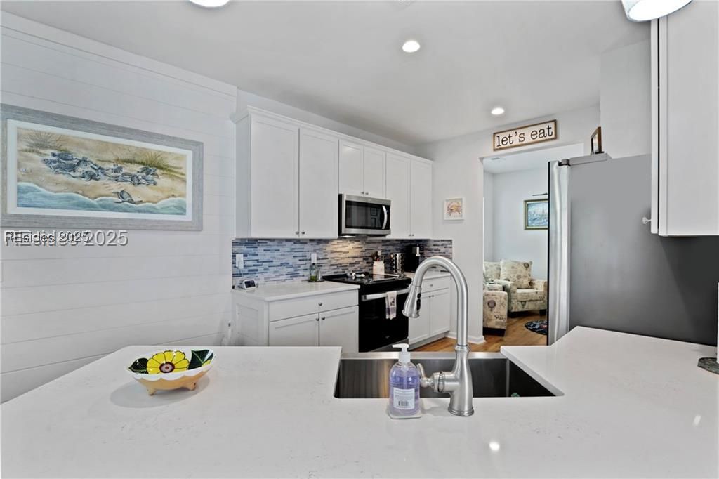 288 Garden Gate Circle W