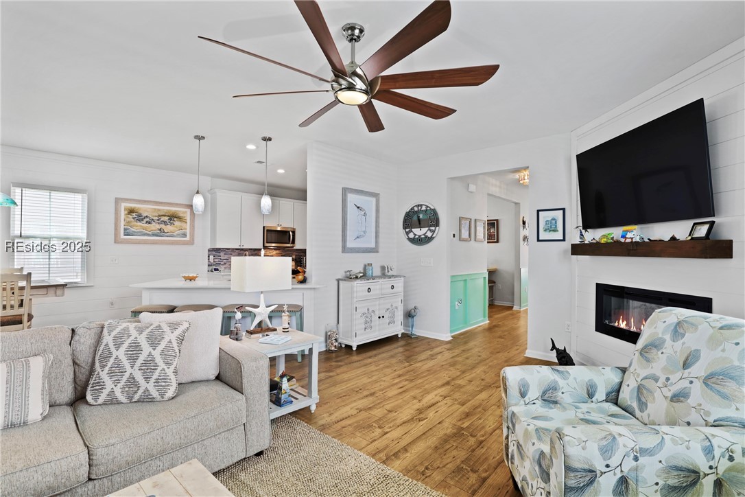 288 Garden Gate Circle W