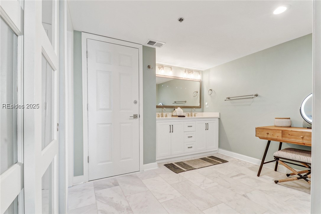 1 Ocean Lane Unit: 2519