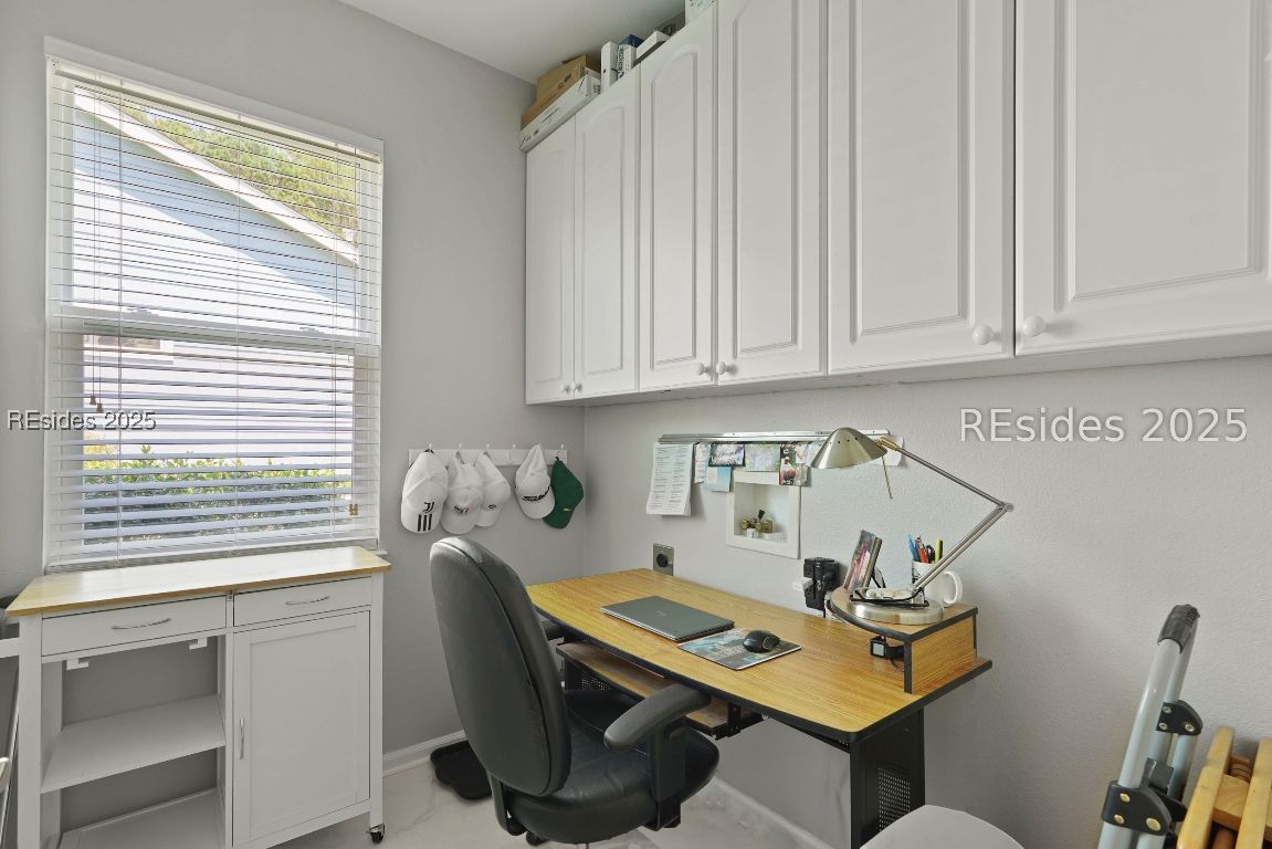 4 Zealy Street