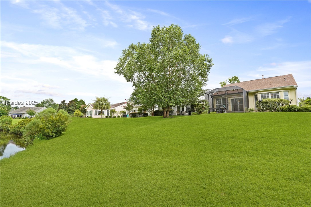 14 Old Country Roses