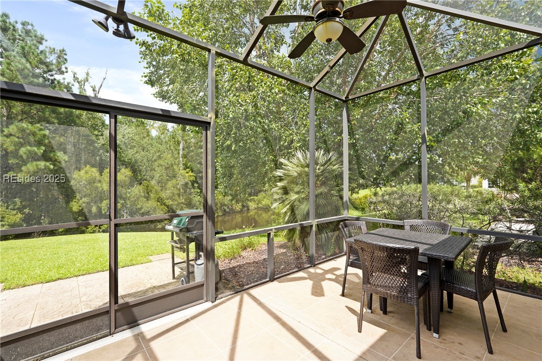 14 Old Country Roses