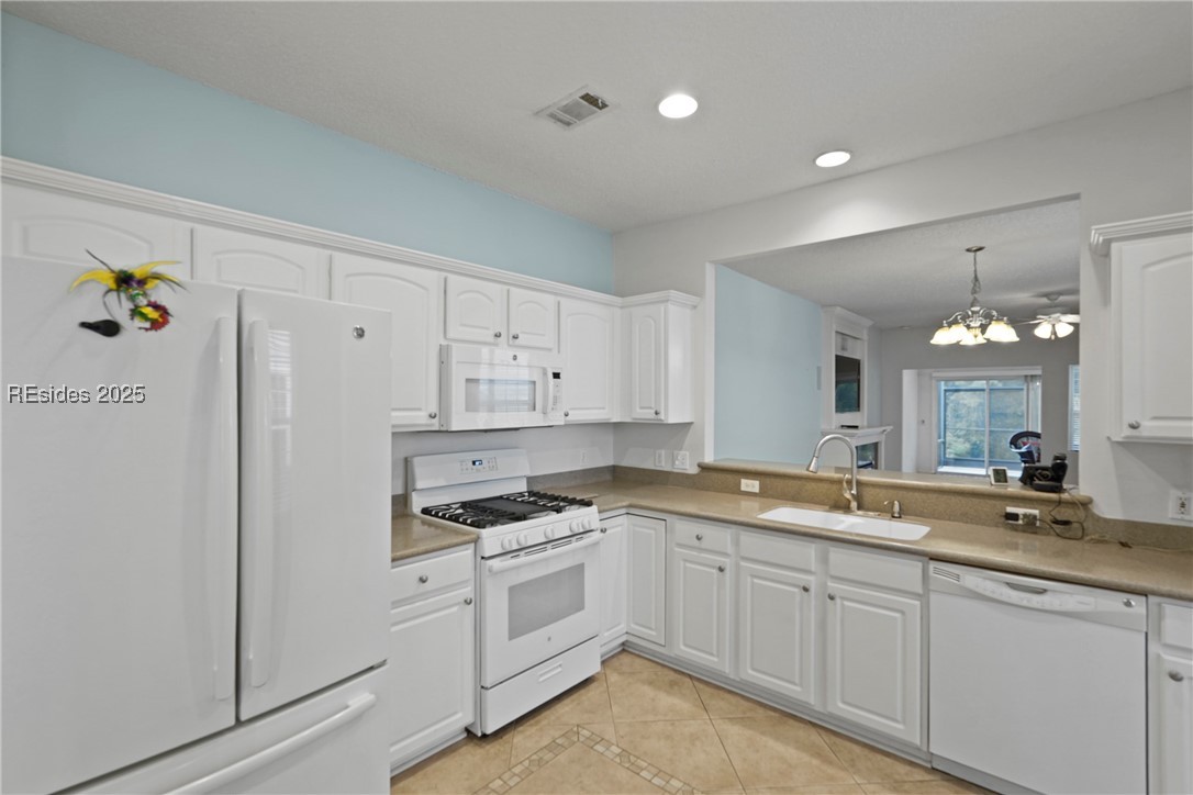 14 Old Country Roses