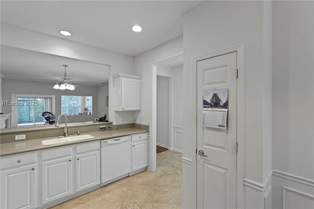 14 Old Country Roses