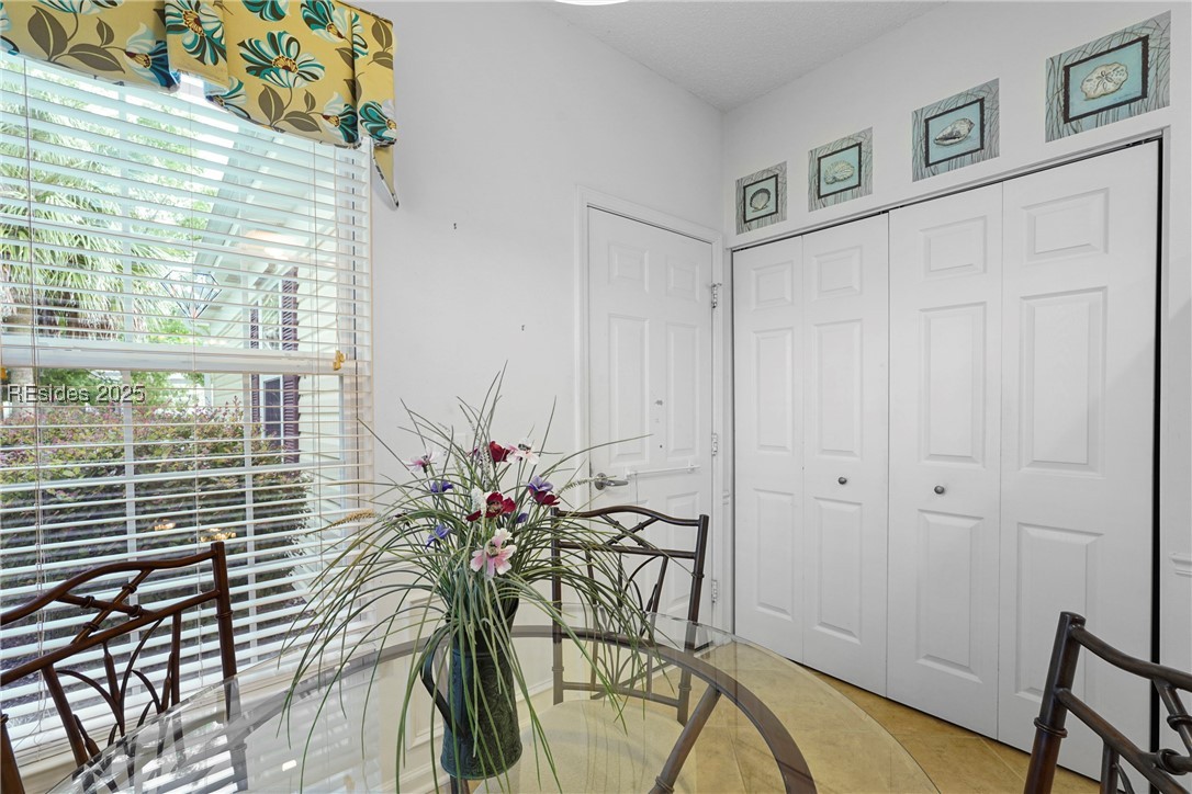 14 Old Country Roses