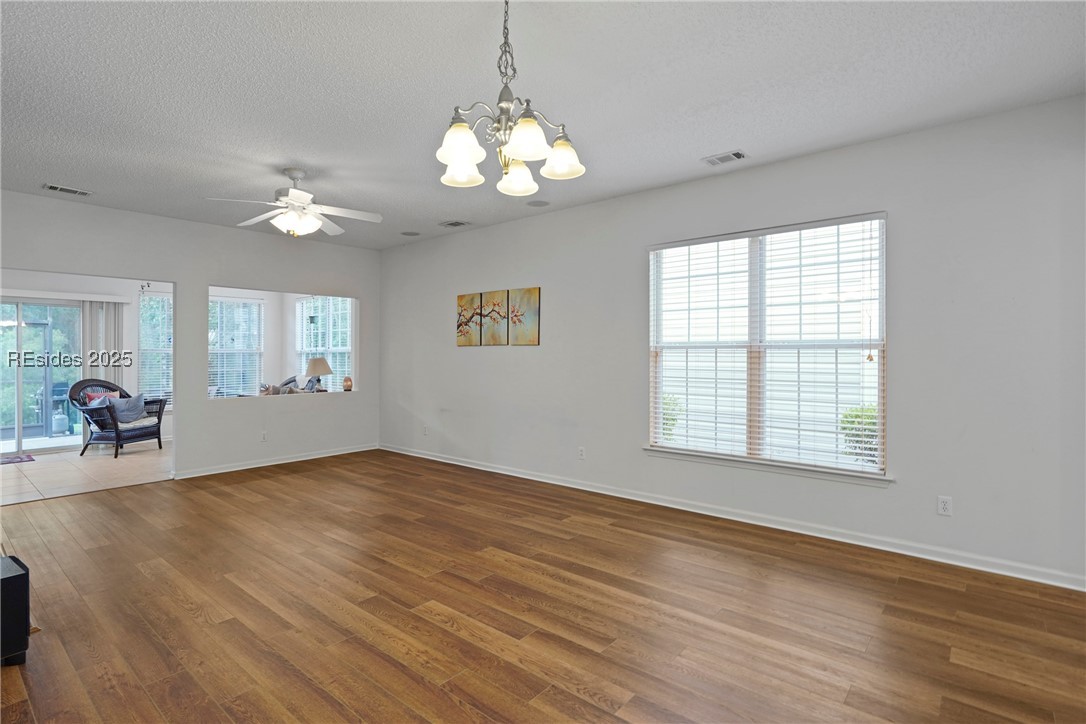 14 Old Country Roses