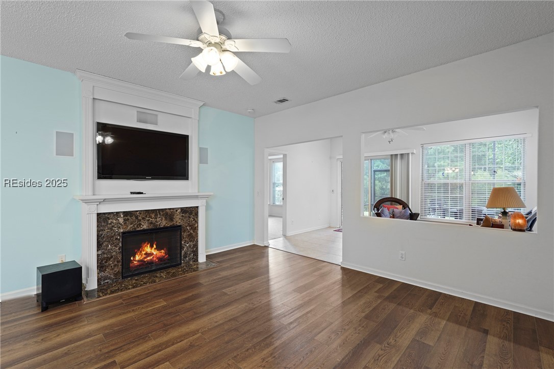 14 Old Country Roses