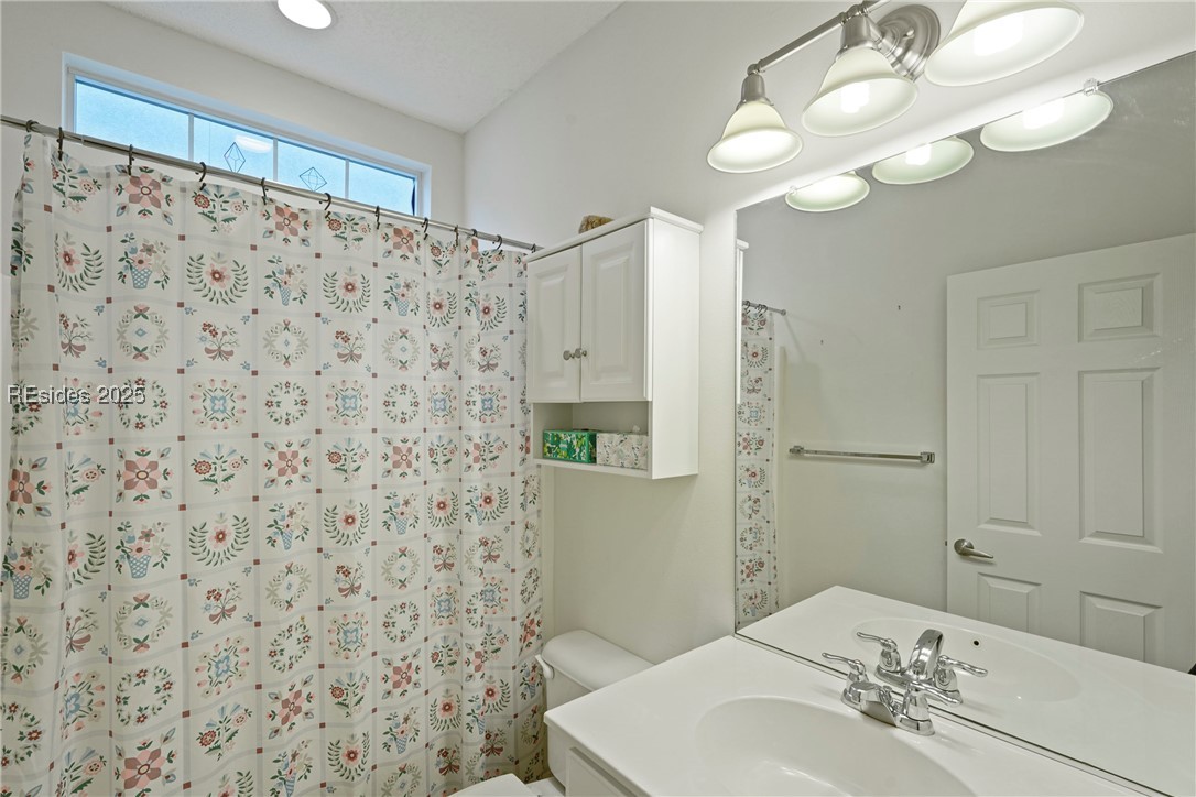 14 Old Country Roses