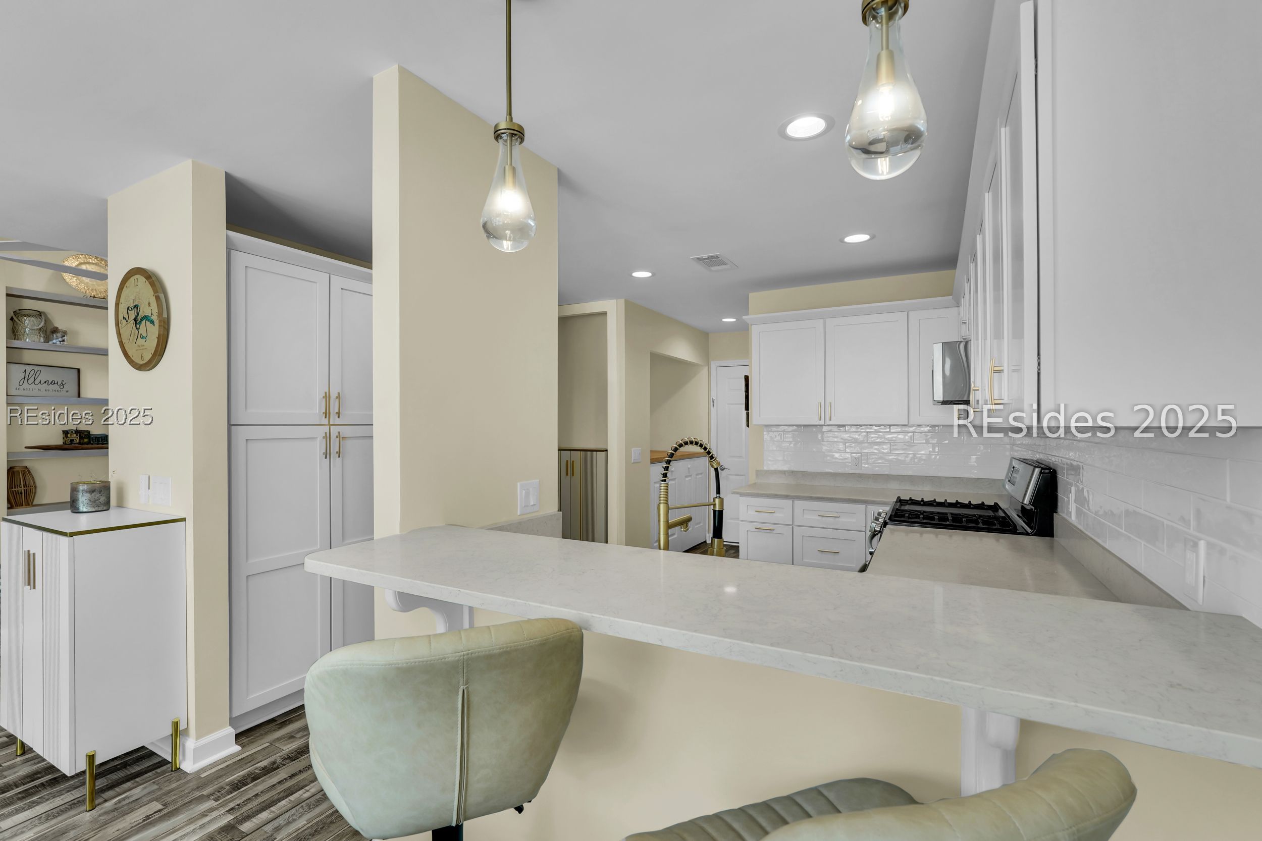 3 Lake Linden Lane Unit: 3