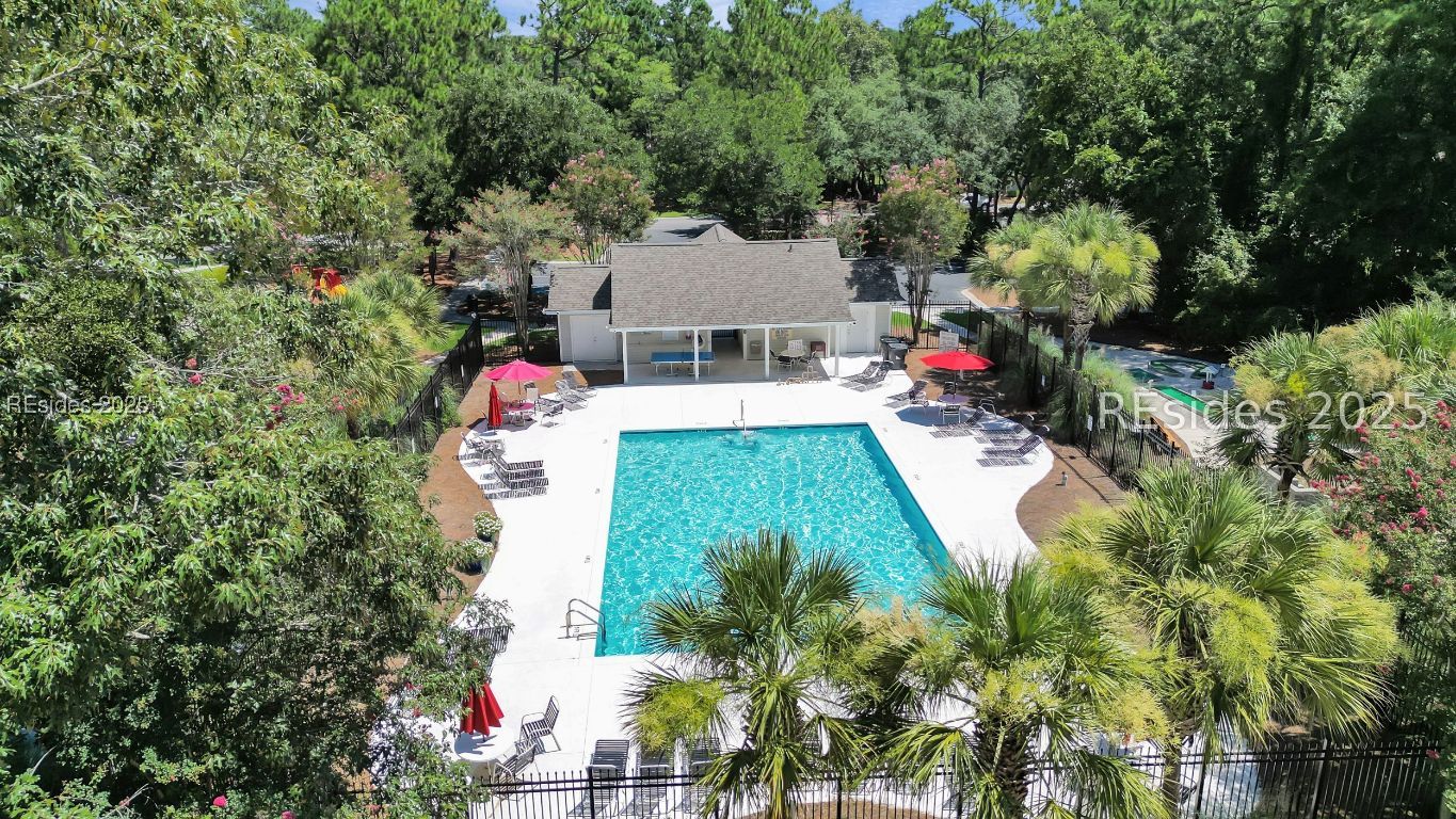 3 Lake Linden Lane Unit: 3