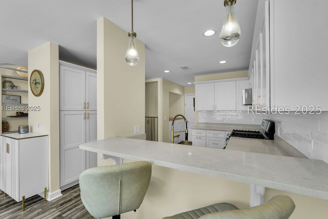 3 Lake Linden Lane Unit: 3