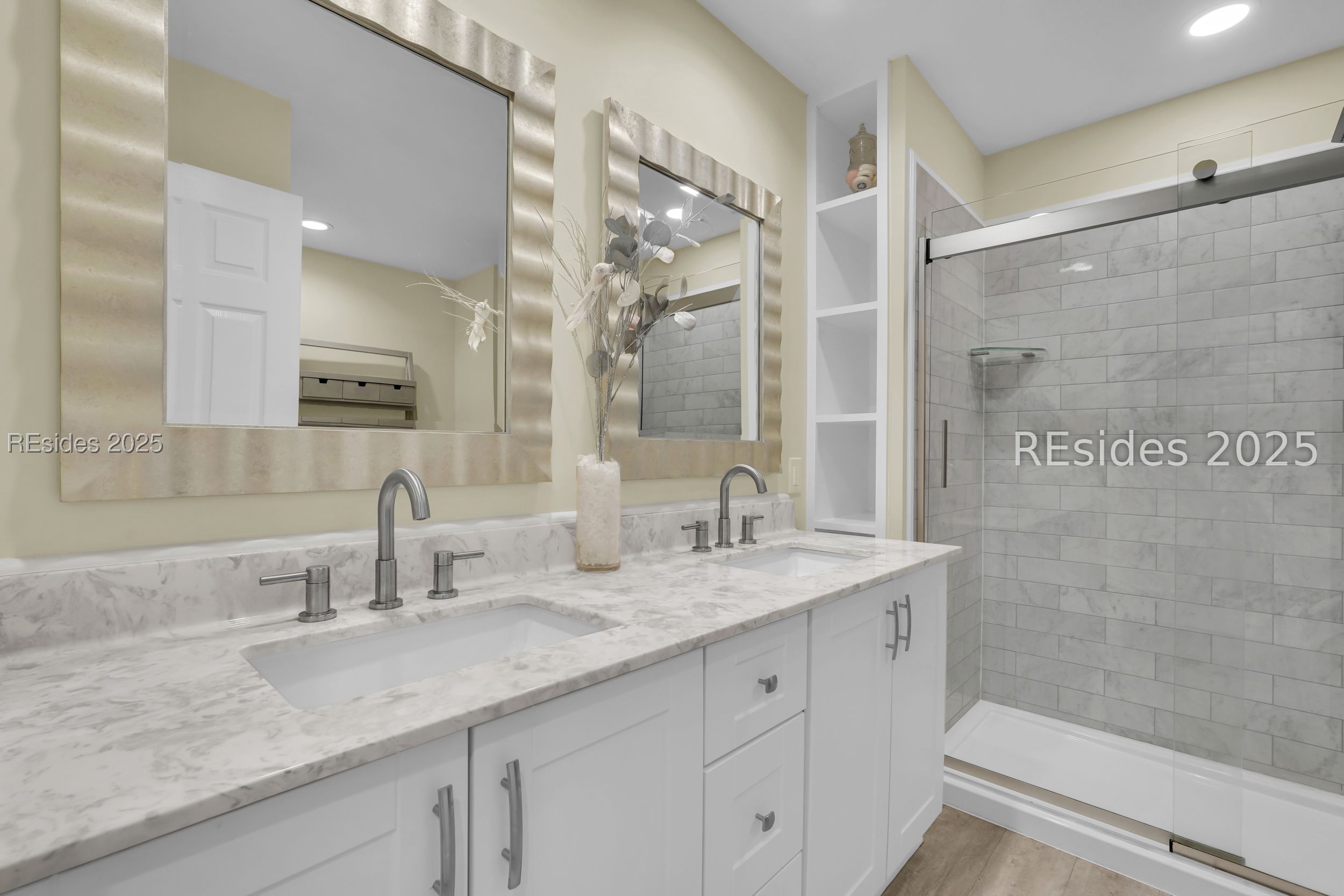 3 Lake Linden Lane Unit: 3