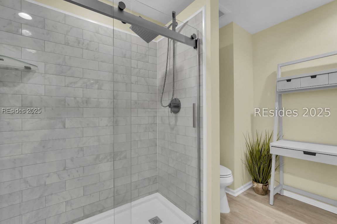 3 Lake Linden Lane Unit: 3