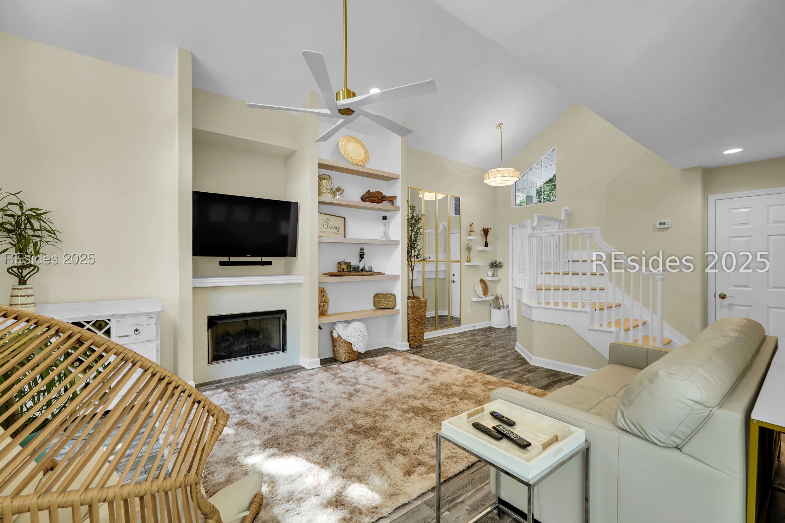 3 Lake Linden Lane Unit: 3