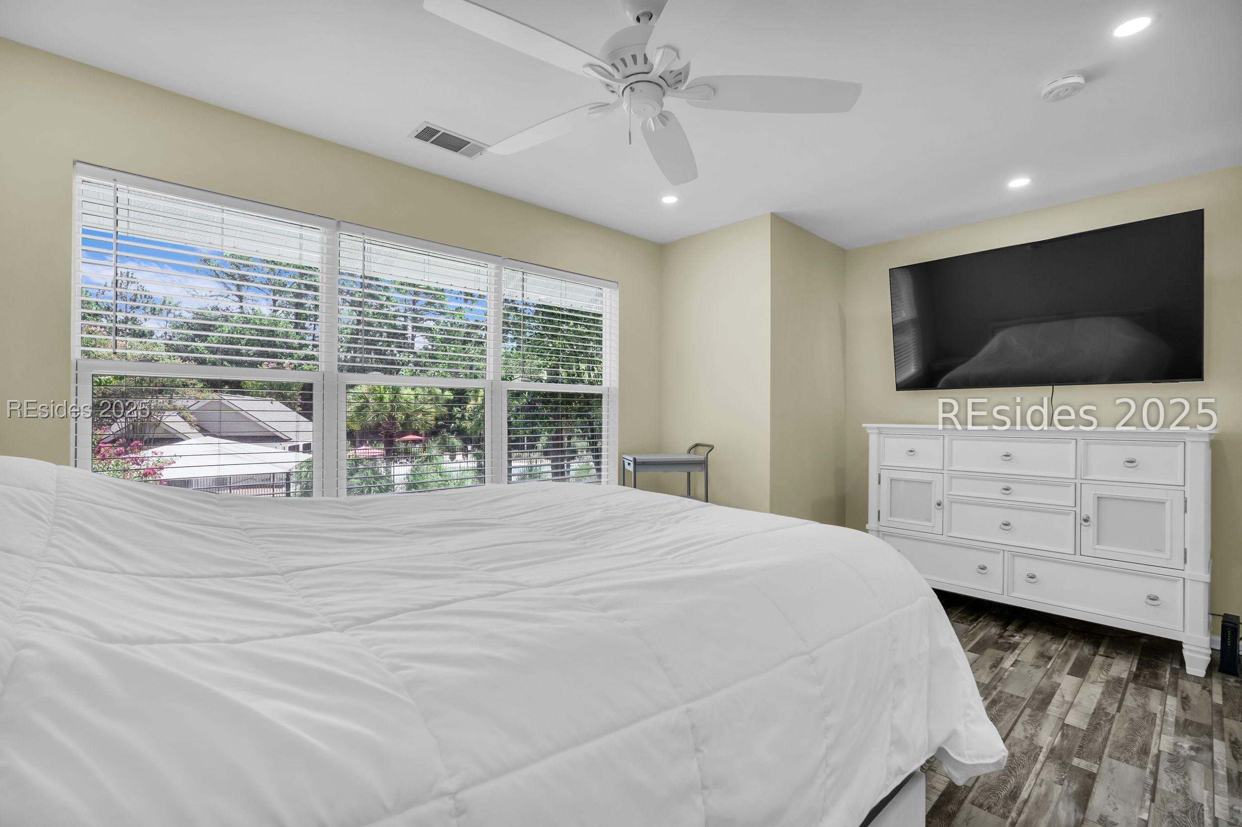 3 Lake Linden Lane Unit: 3