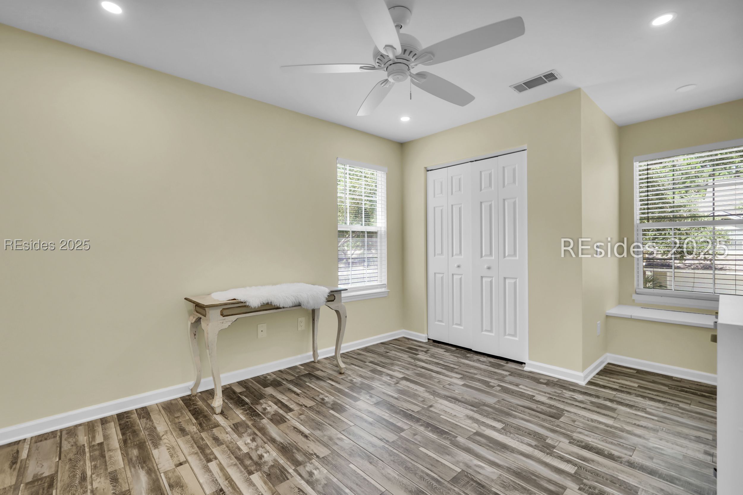 3 Lake Linden Lane Unit: 3